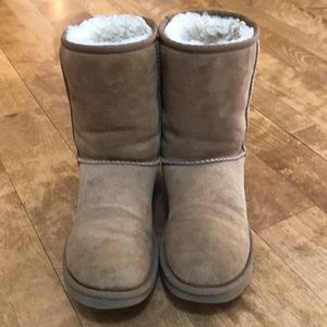 Women’s UGG boots size 9